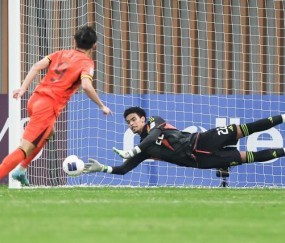 意难平！控球60%射门12次 刘诚宇失点王钰栋失单刀