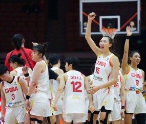 开云官网-女篮开门红！3大中锋轰47分太无解 张子宇11分钟砍12+3手握5优势